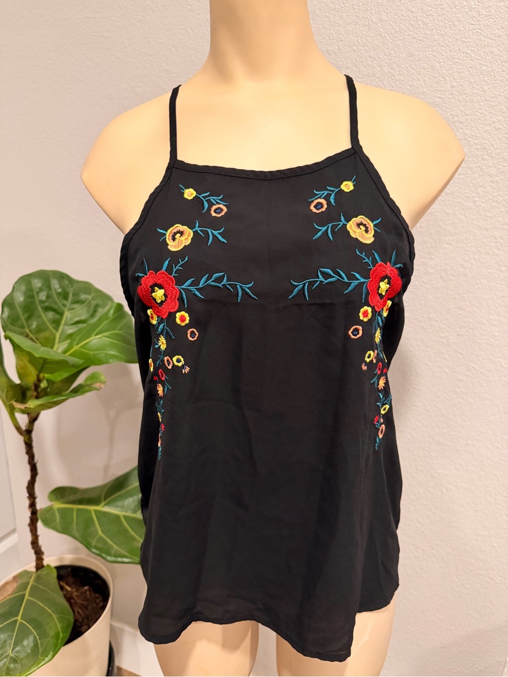 SHEIN Black Floral Embroidered Spaghetti-Strap Camisole